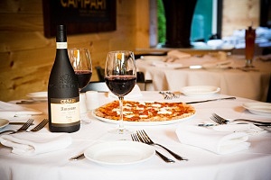Sotto Sopra - Picante Pizza with Wine high res 2