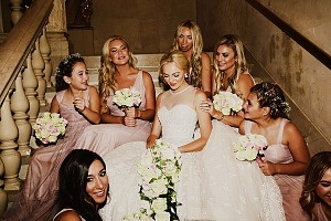 Ashley Taylor Cooper and bridesmaids ©Oscar Castro