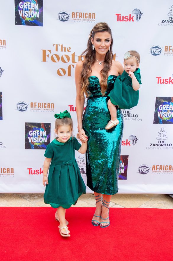Amy Green with her daughters 