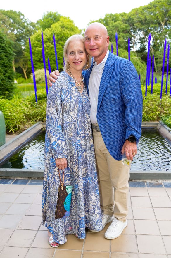 EAST HAMPTON, NY - JULY 22: Cathy Chasen and Larry Miller attend LongHouse Reserve MIDSUMMER DREAM 2023 Benefit at LongHouse Reserve on July 22, 2023 in East Hampton, NY. (Photo by Sean Zanni/PMC) *** Local Caption *** Cathy Chasen;Larry Miller