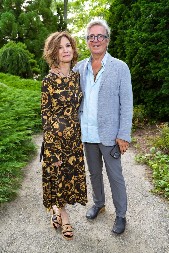 EAST HAMPTON, NY - JULY 22: Toni Ross and Russell Steele attend LongHouse Reserve MIDSUMMER DREAM 2023 Benefit at LongHouse Reserve on July 22, 2023 in East Hampton, NY. (Photo by Sean Zanni/PMC/PMC) *** Local Caption *** Toni Ross;Russell Steele